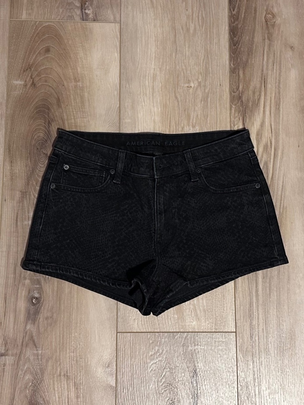 American Eagle Perfect Shortie - Size is 6